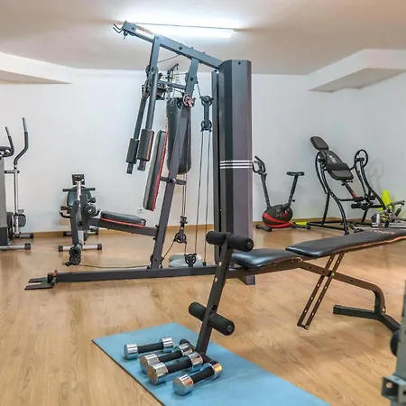 3 Bedroom Stunning In Apartamento