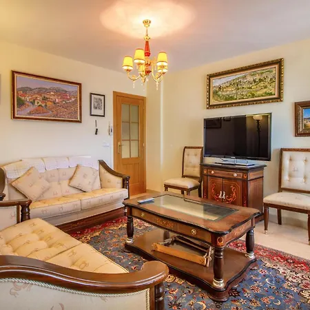 3 Bedroom Stunning In Apartamento Calpe