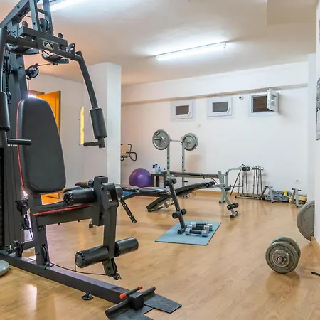 3 Bedroom Stunning In Apartamento